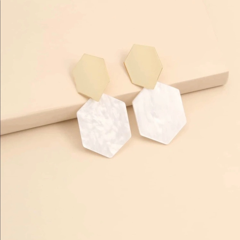 Woman’s White Pearlescent Acrylic Earrings